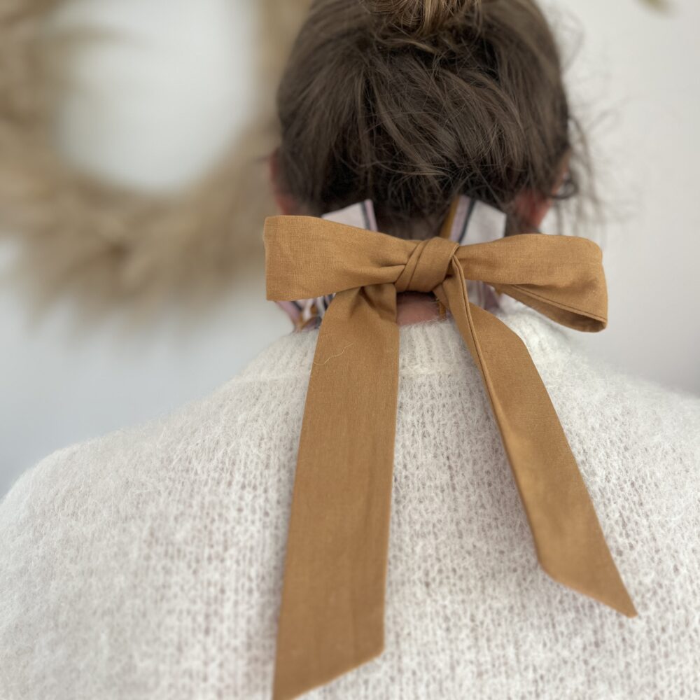 Hortense le col volanté à gros noeud pour les mum's rose poudré et ocre