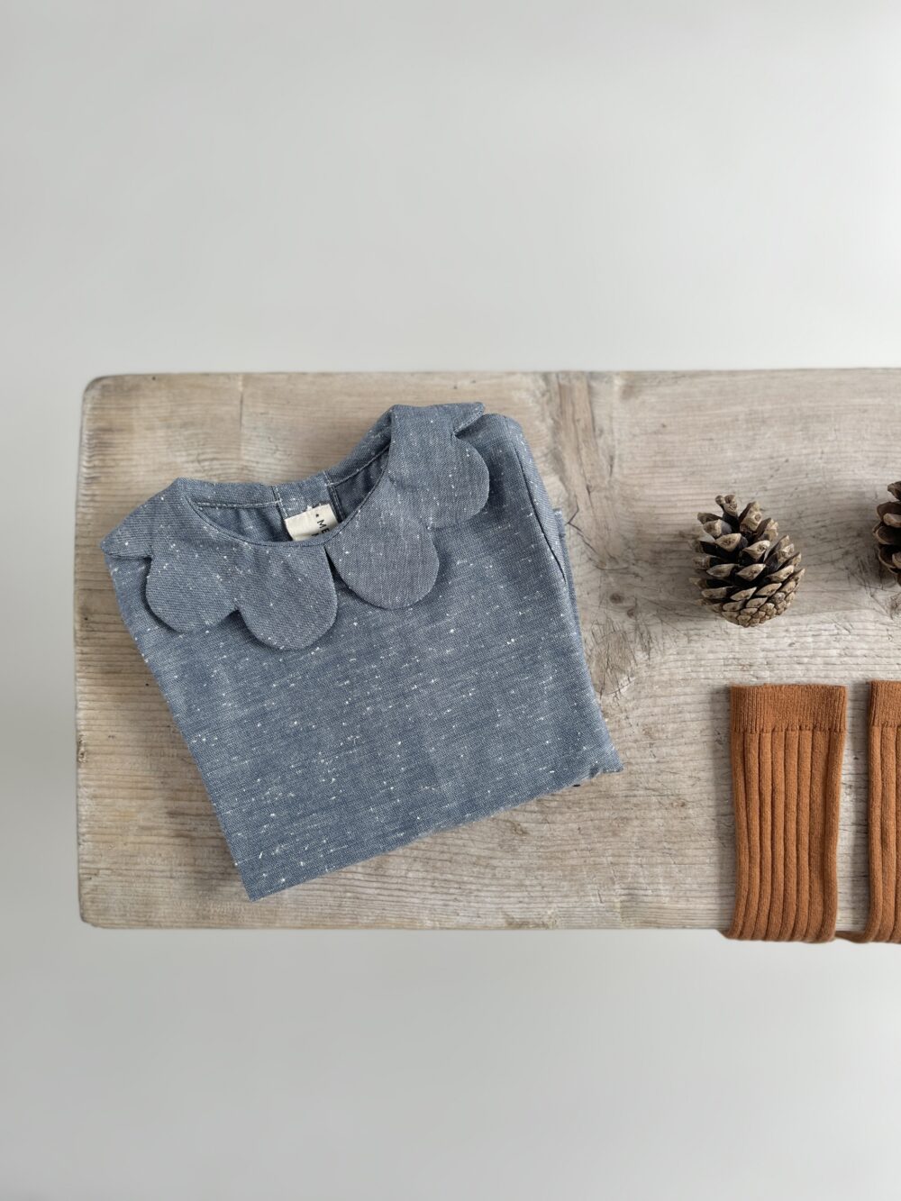 La blouse col pétales Colombine bleu chiné