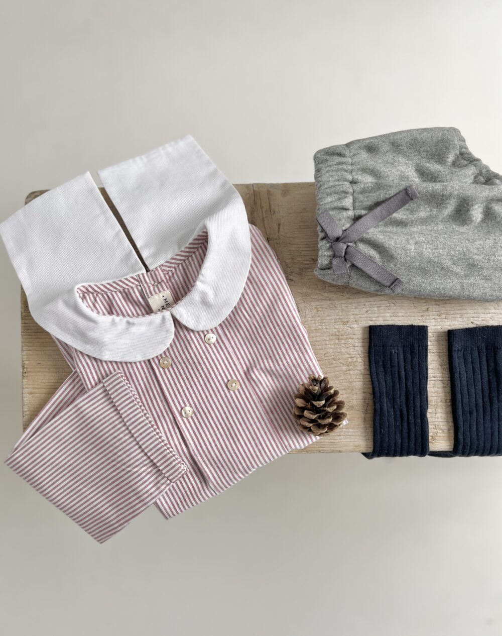 La blouse col marin Arthus rayé rouge – Image 2